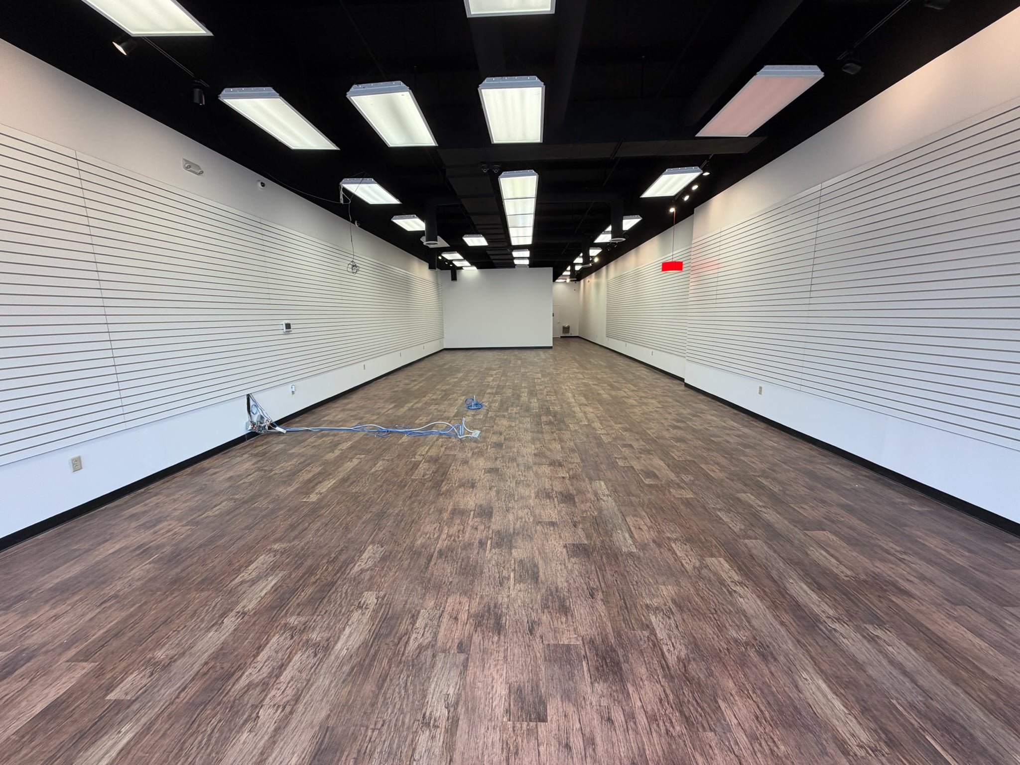 White Slatwall Panel Matte - Image 10